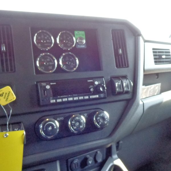 2026 Peterbilt 548 Truck