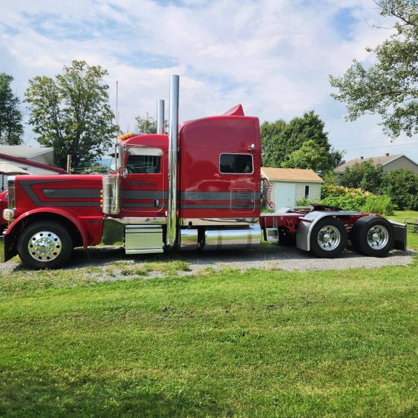 Peterbilt 389 – 2023 – Rouge Candy Apple