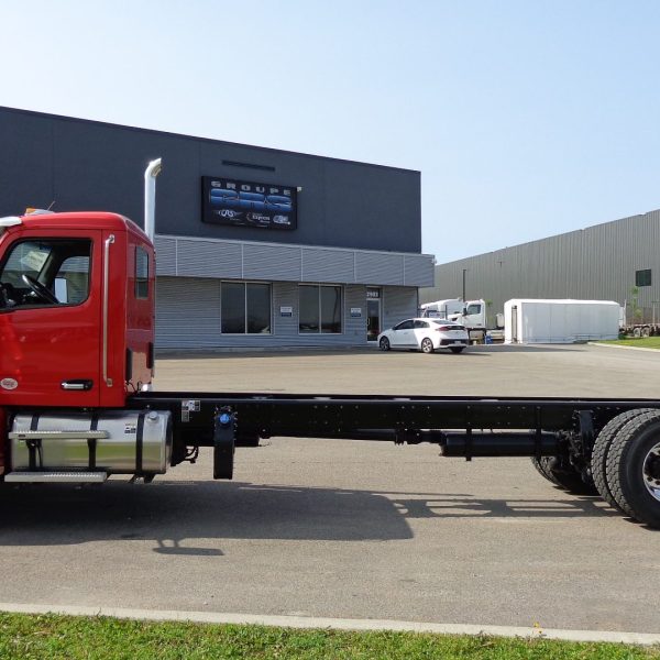 2026 Peterbilt 548 - Rouge Viper