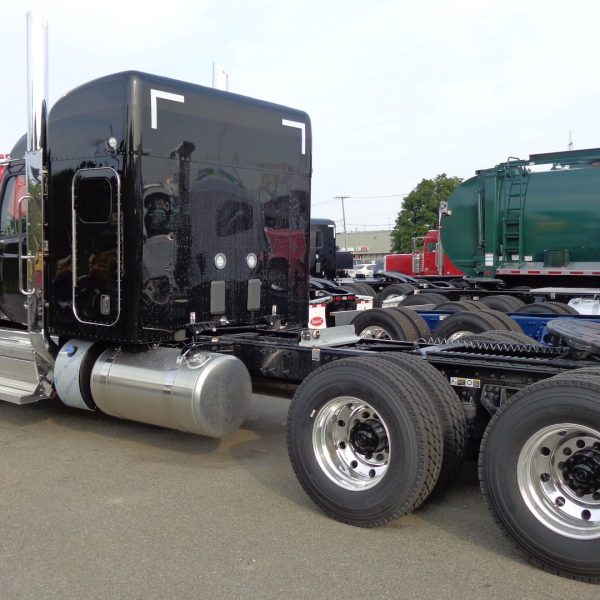 2026 Peterbilt 589