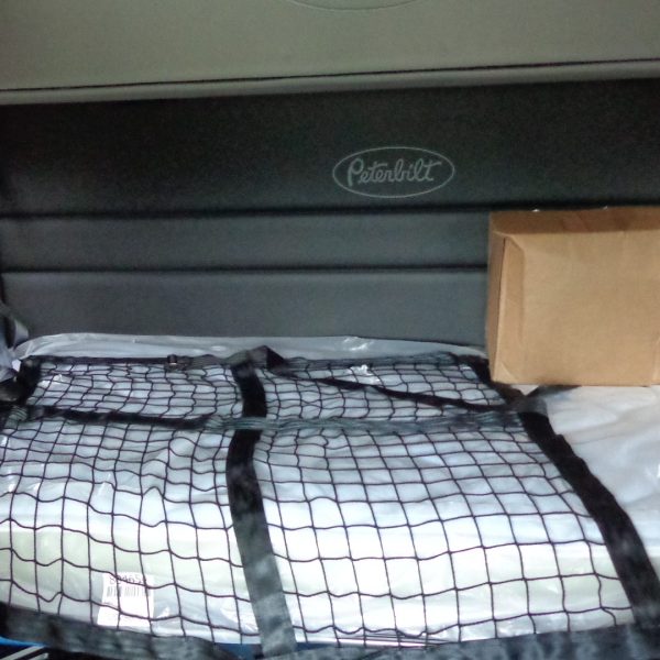 2026 Peterbilt 589 - Carbone Grey