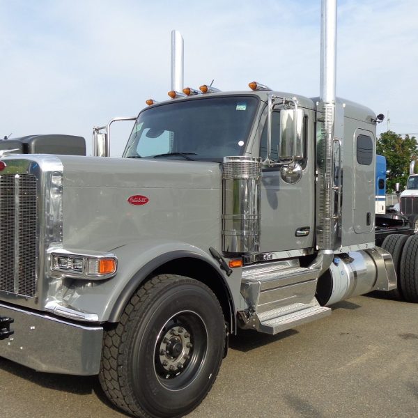 2026 Peterbilt 589 Camion Fardier - Gris