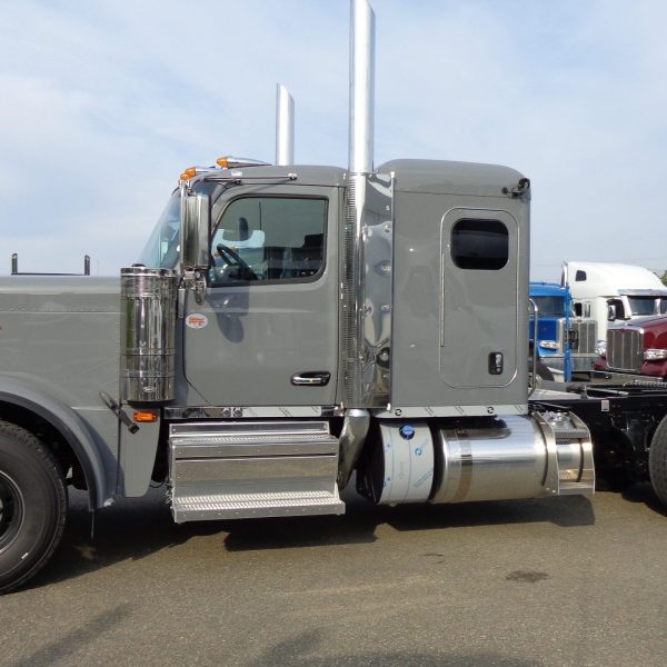 2026 Peterbilt 589 Camion Fardier - Gris