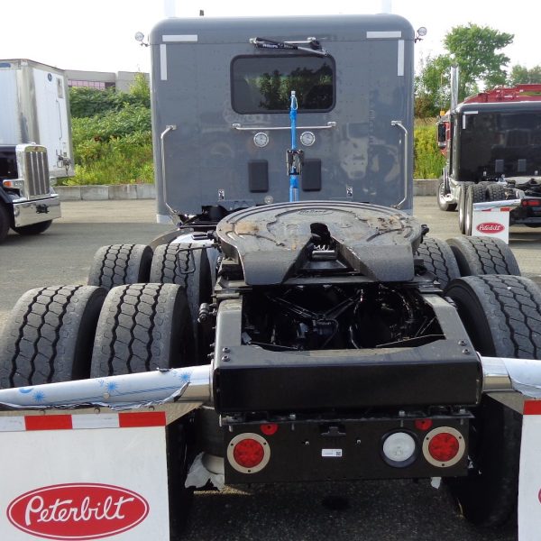 2026 Peterbilt 589 Camion Fardier - Gris