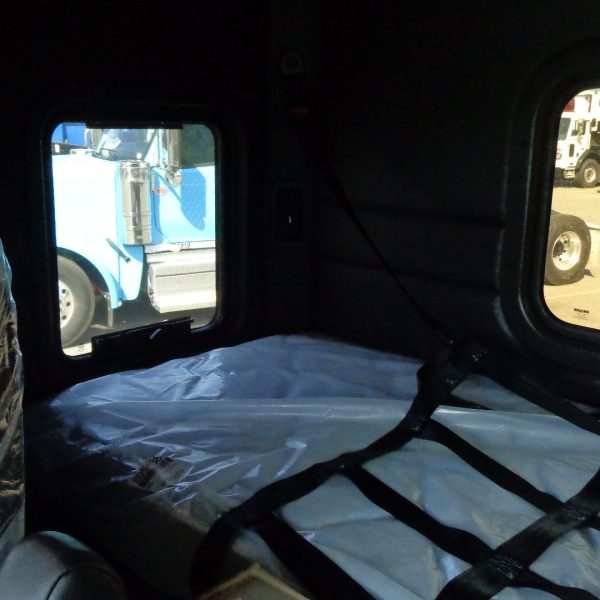 2026 Peterbilt 589 Camion Forestier - Gris carbone