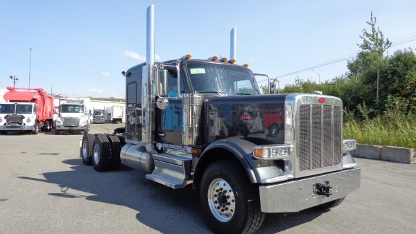 2026 Peterbilt 589 Camion Forestier - Gris carbone