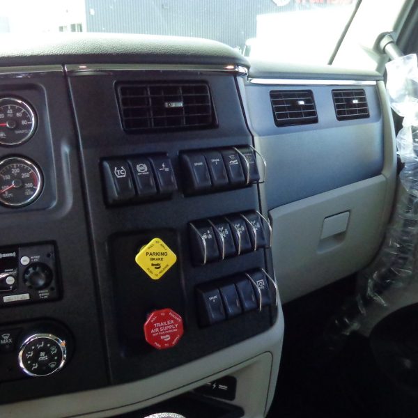 2026 Peterbilt 589 Camion Forestier - Noir
