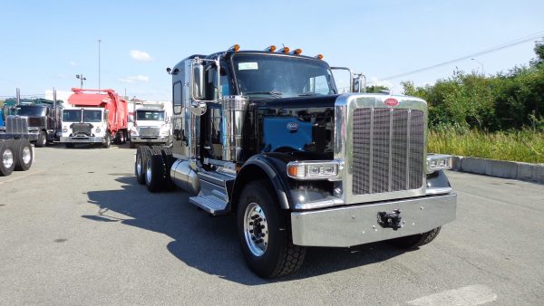 2026 Peterbilt 589 Camion Forestier - Noir