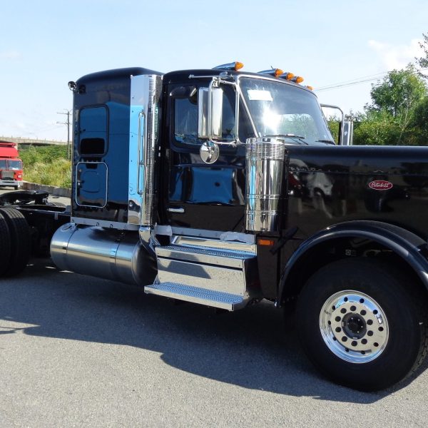 2026 Peterbilt 589 Camion Forestier - Noir