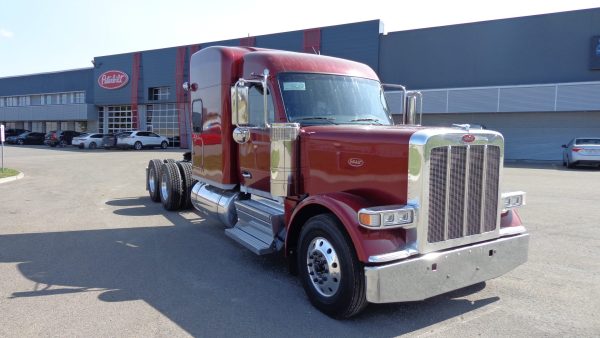 2026 Peterbilt 589 - Rouge flamme