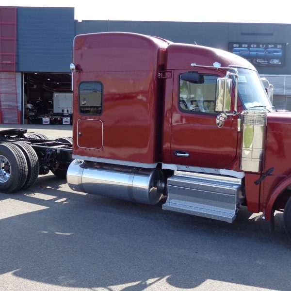 2026 Peterbilt 589 - Rouge flamme