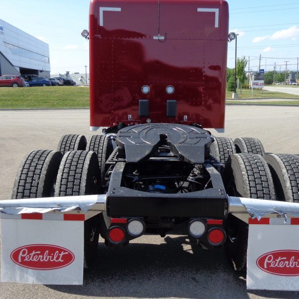 2026 Peterbilt 589 - Rouge flamme