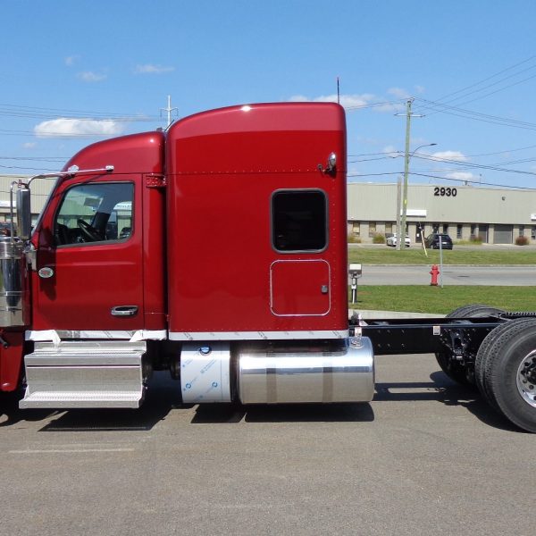 2026 Peterbilt 589 - Rouge flamme