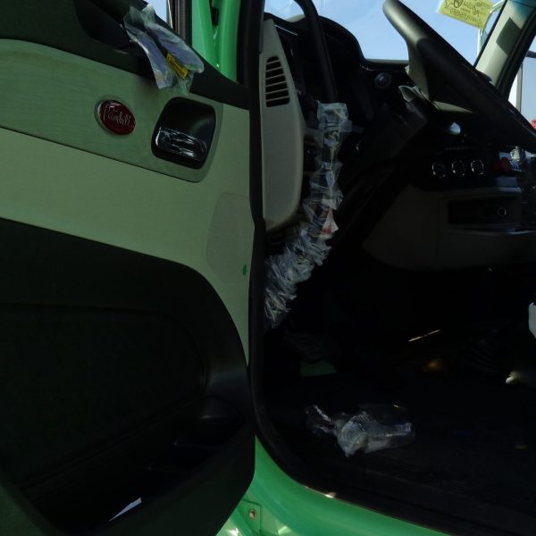 2026 Peterbilt 589 - Vert pomme