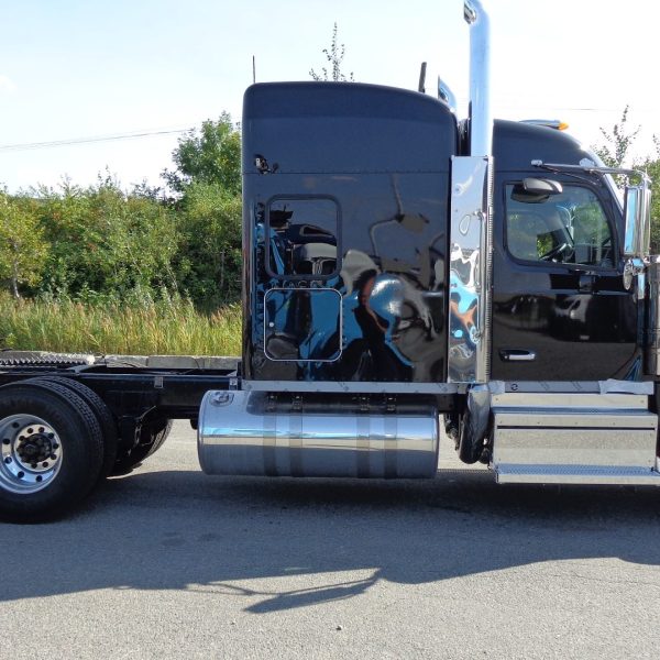 2026 Peterbilt 589 - Noir