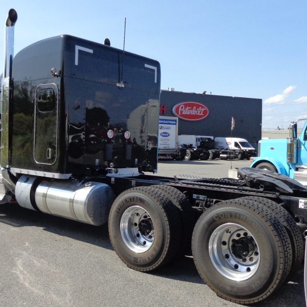 2026 Peterbilt 589 - Noir