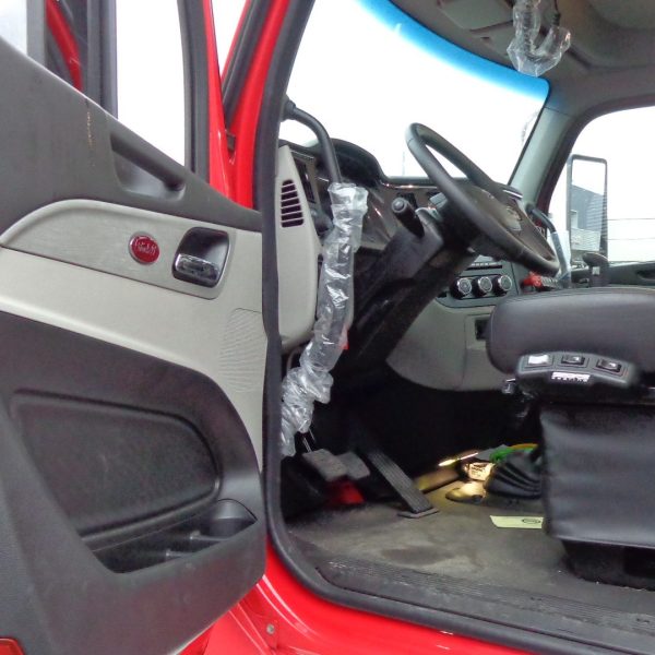2026 Peterbilt 589 – Camion fardier Day Cab