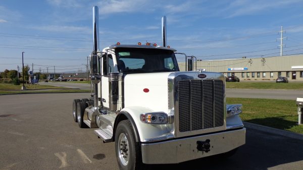 2026 Peterbilt 589 - camion Fardier