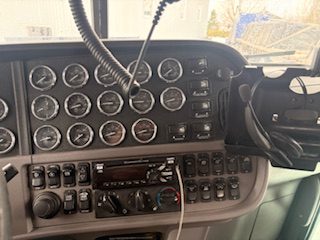 Peterbilt 389 2020 capot 123''