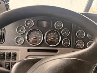 Peterbilt 389 2020 capot 123''