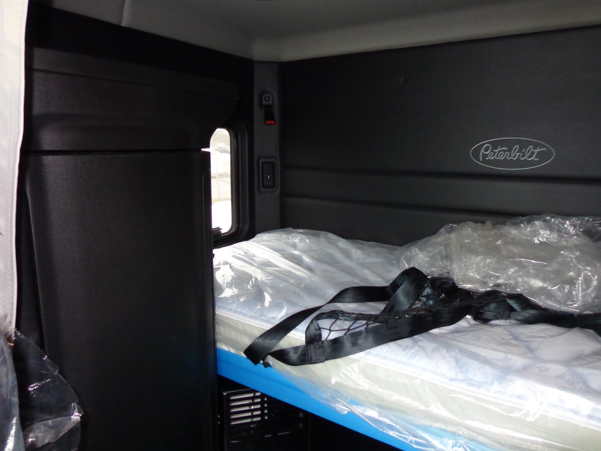 2027 Peterbilt 589 14,6 x 46.000 lbs 72 FT