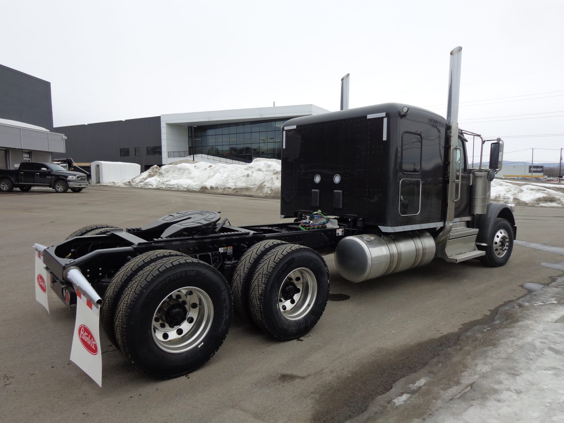 2027 Peterbilt 589 14,6 x 46.000 lbs 72 FT
