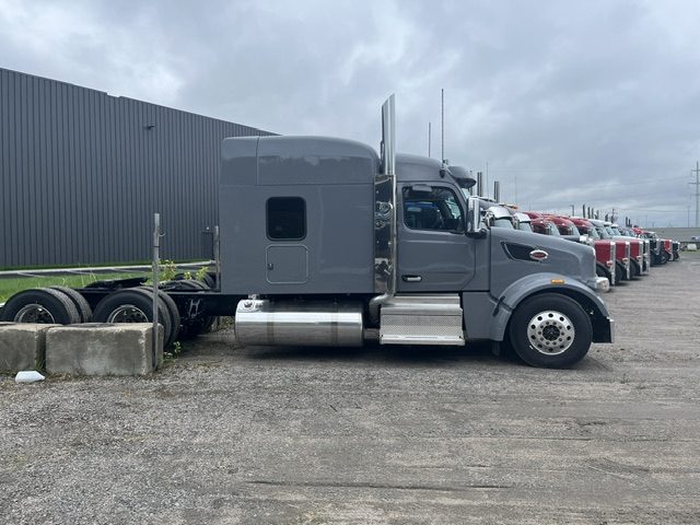 2027 Peterbilt 567 – Northsea gray