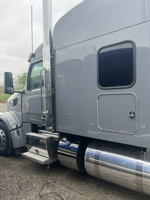 2027 Peterbilt 567 – Northsea gray