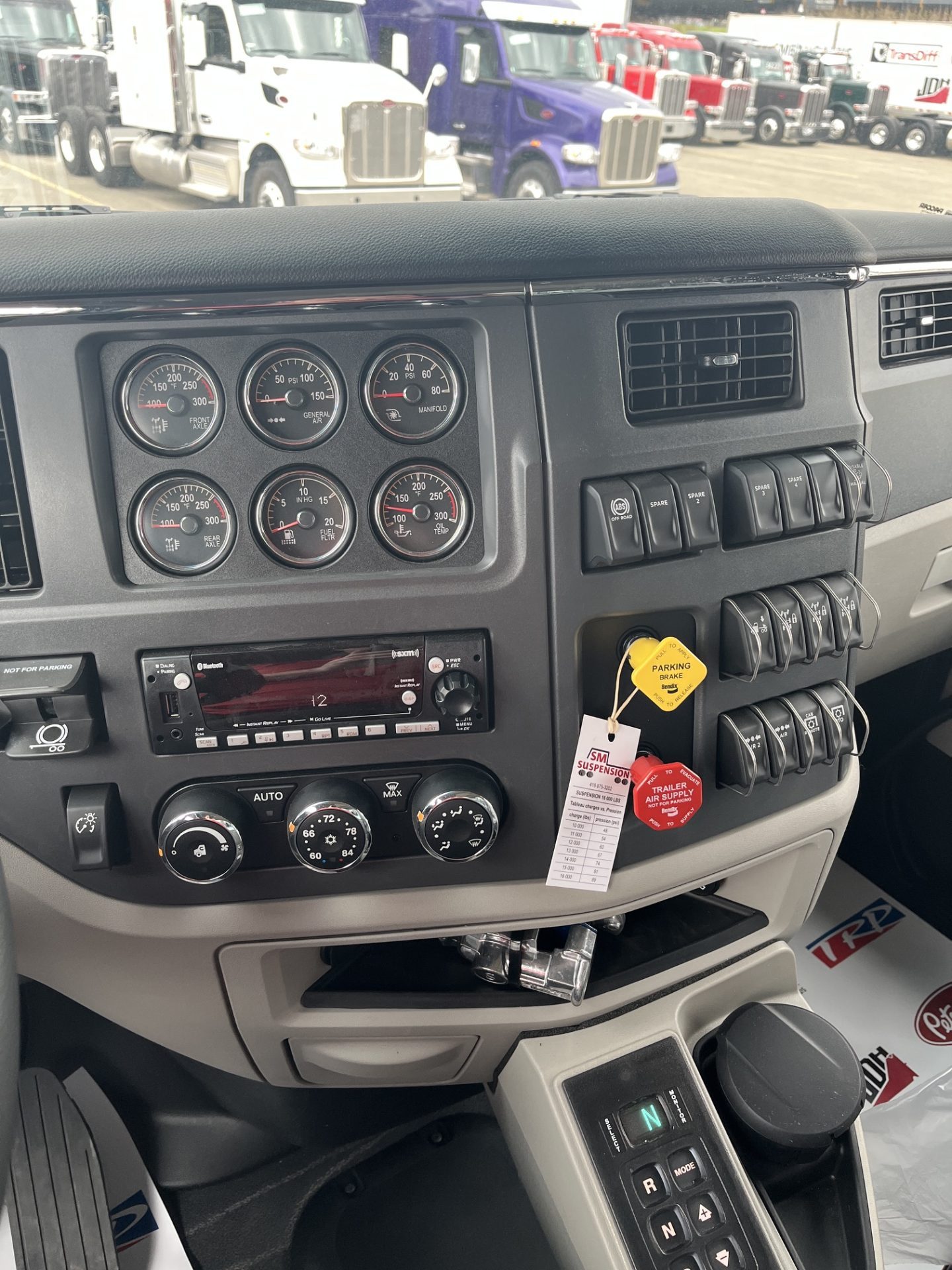 2027 Peterbilt 567 – Gray