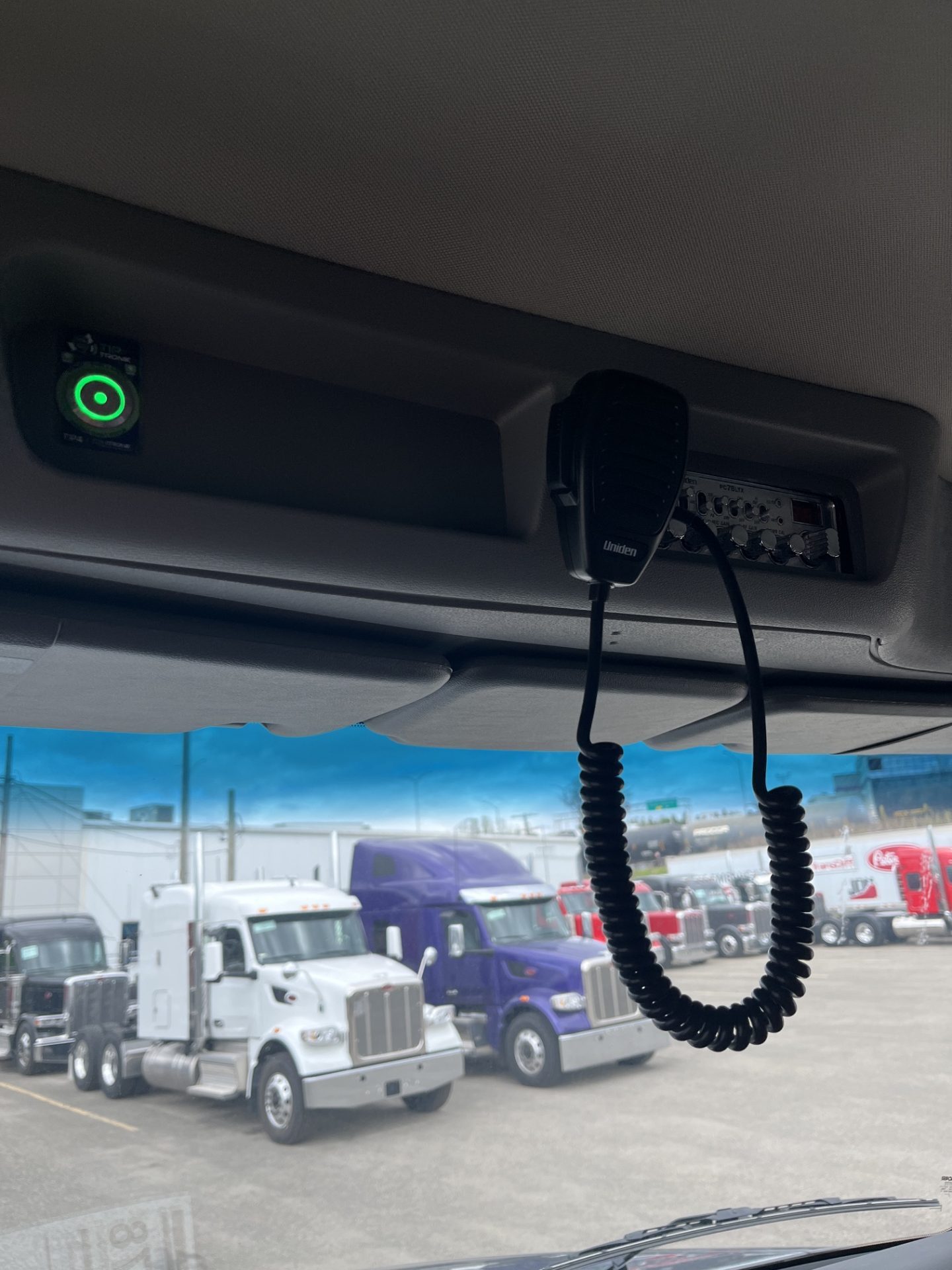 2027 Peterbilt 567 – Gray