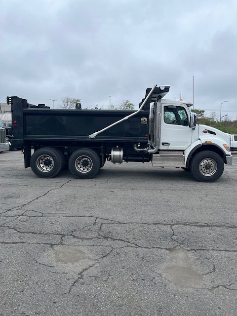 2027 Peterbilt 548 – White