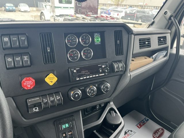 2027 Peterbilt 548 – White