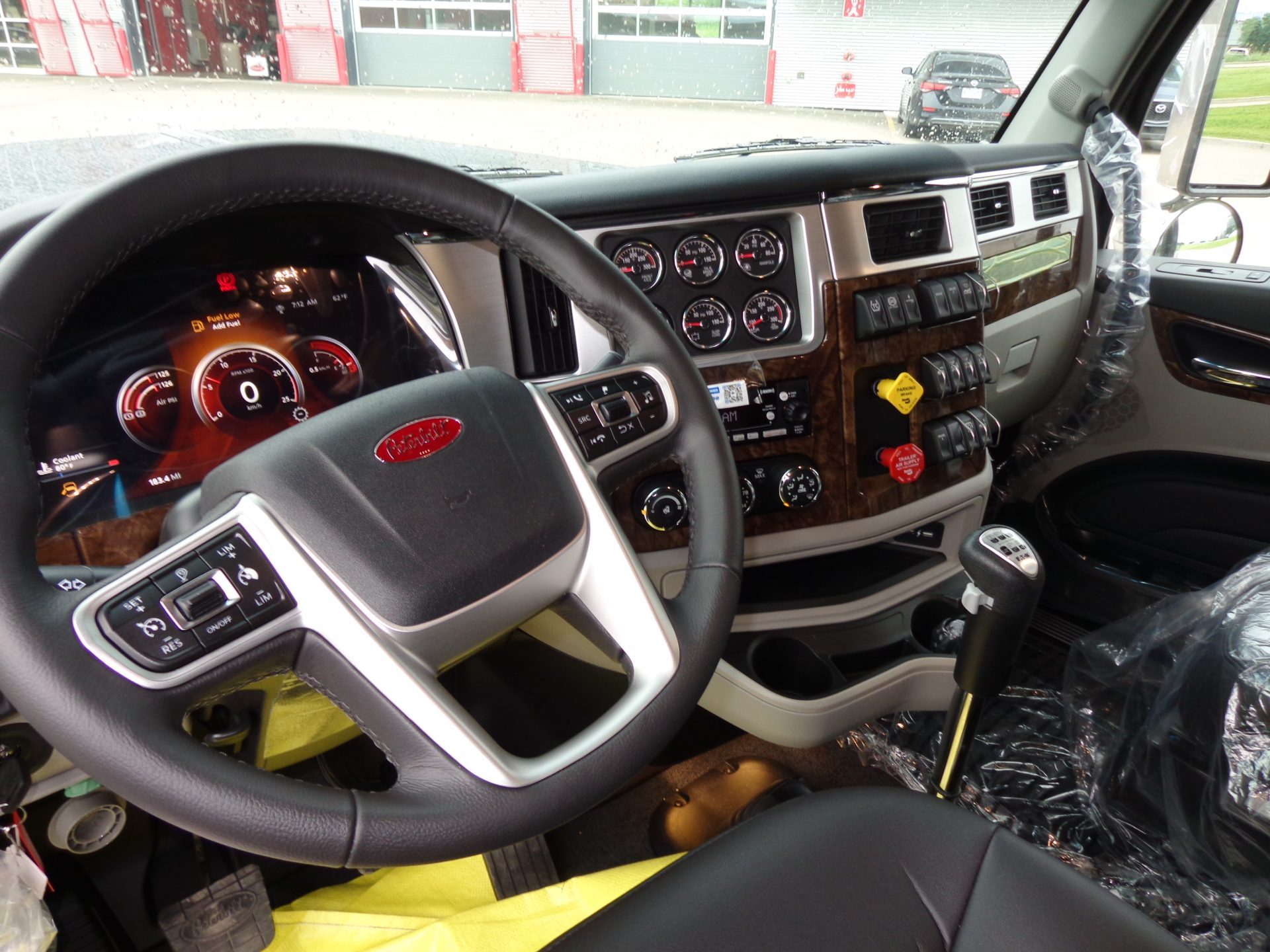 Peterbilt 589 2027 GRAY