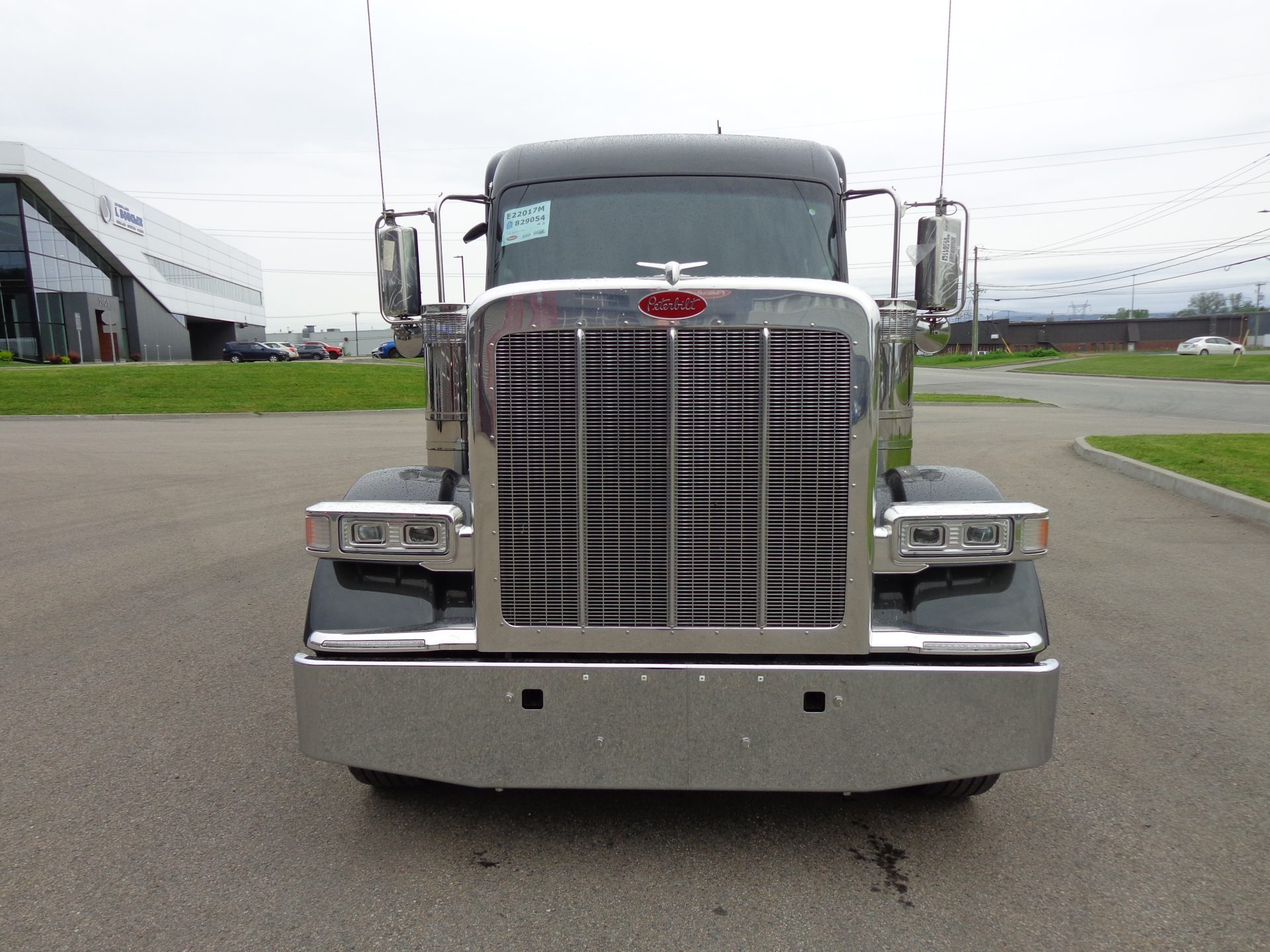 Peterbilt 589 2027 GRAY
