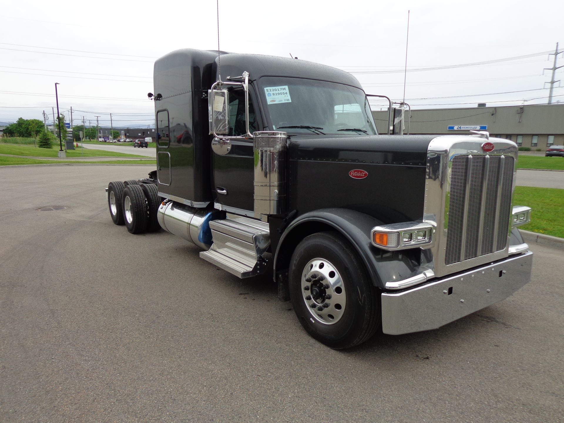Peterbilt 589 2027 GRAY
