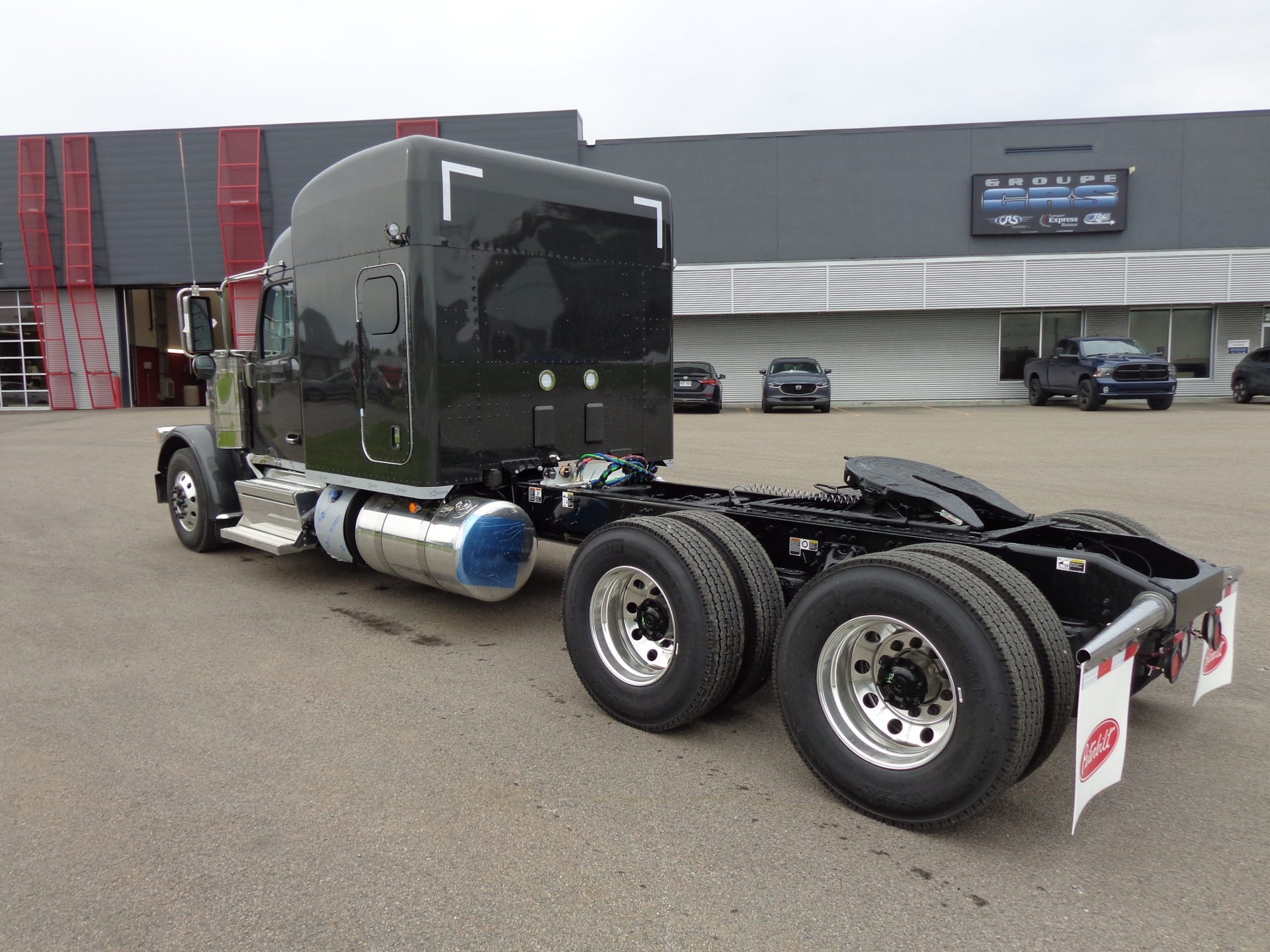 Peterbilt 589 2027 GRAY