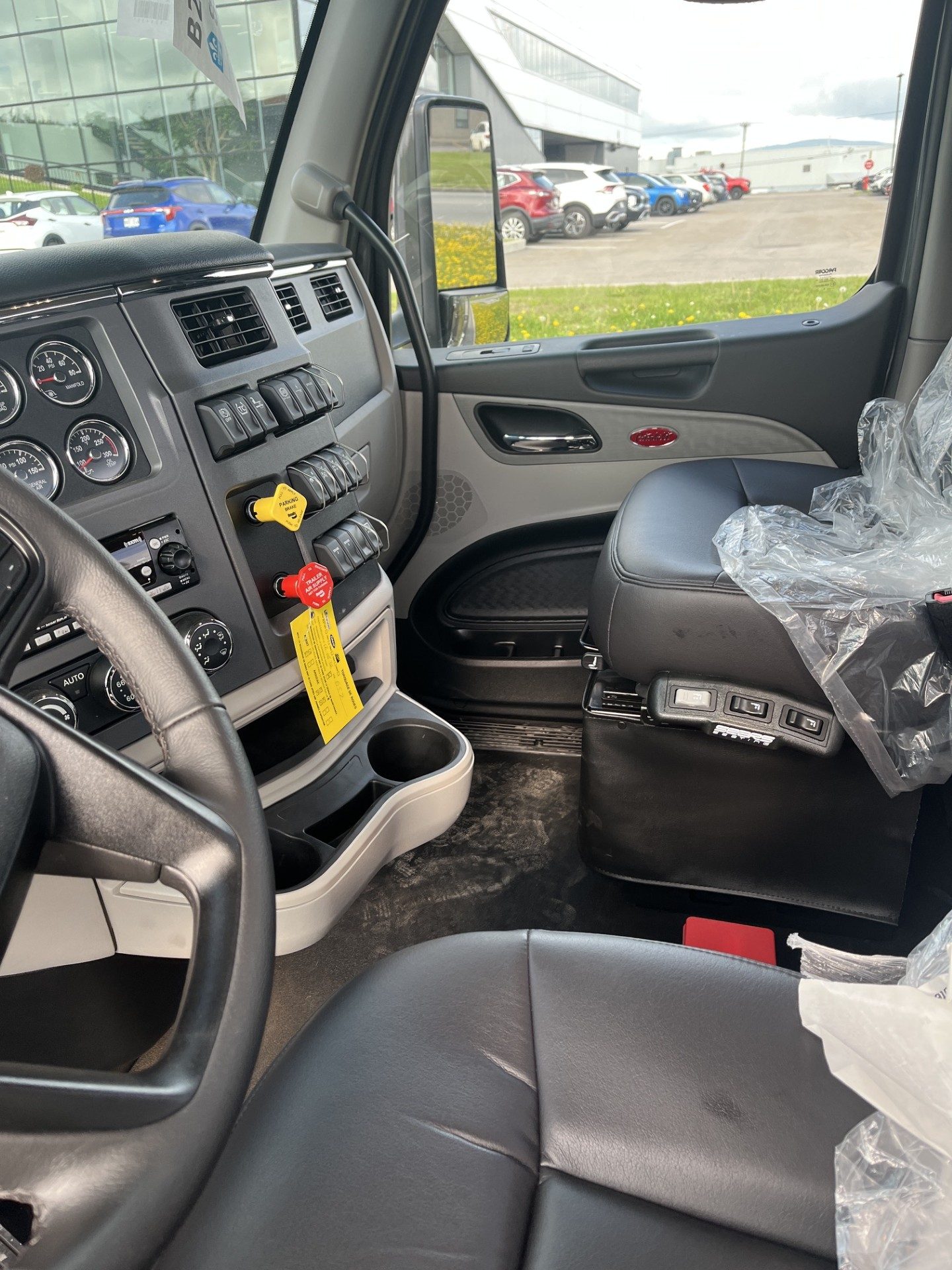 New Peterbilt Model 567 Truck - Carbon Gray