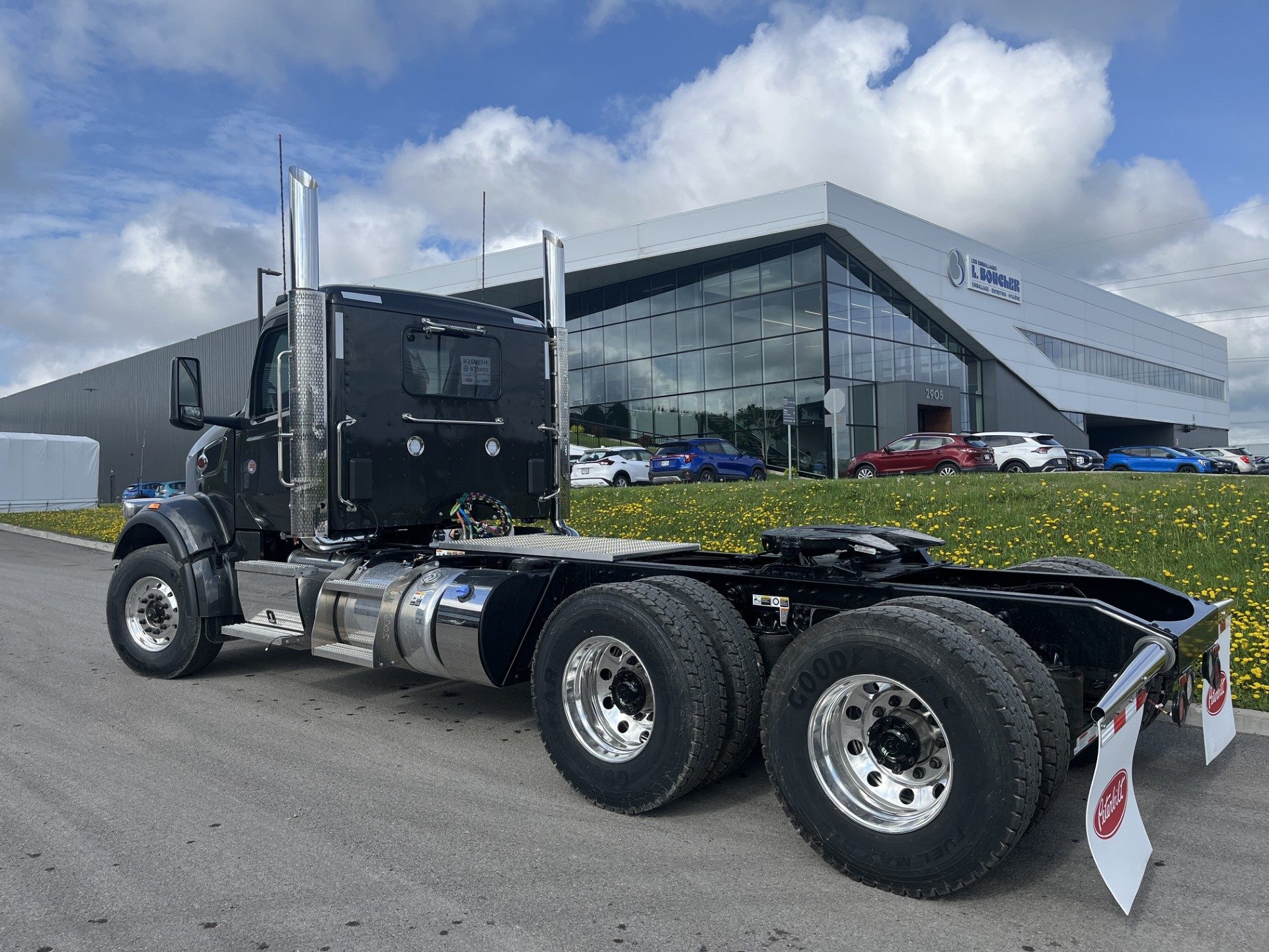 New Peterbilt Model 567 Truck - Carbon Gray
