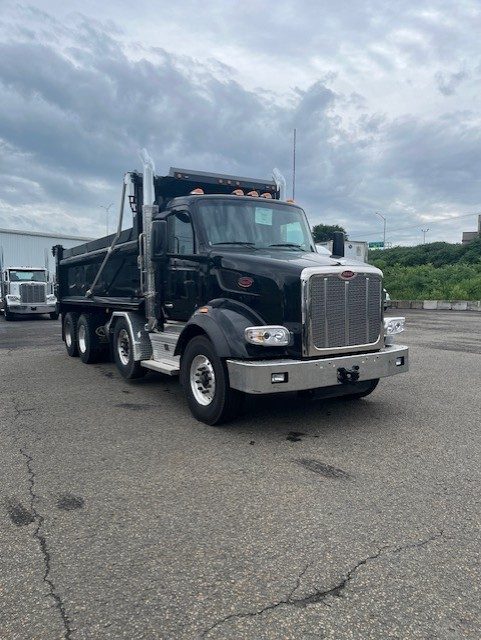 2027 Peterbilt 567 – Noir