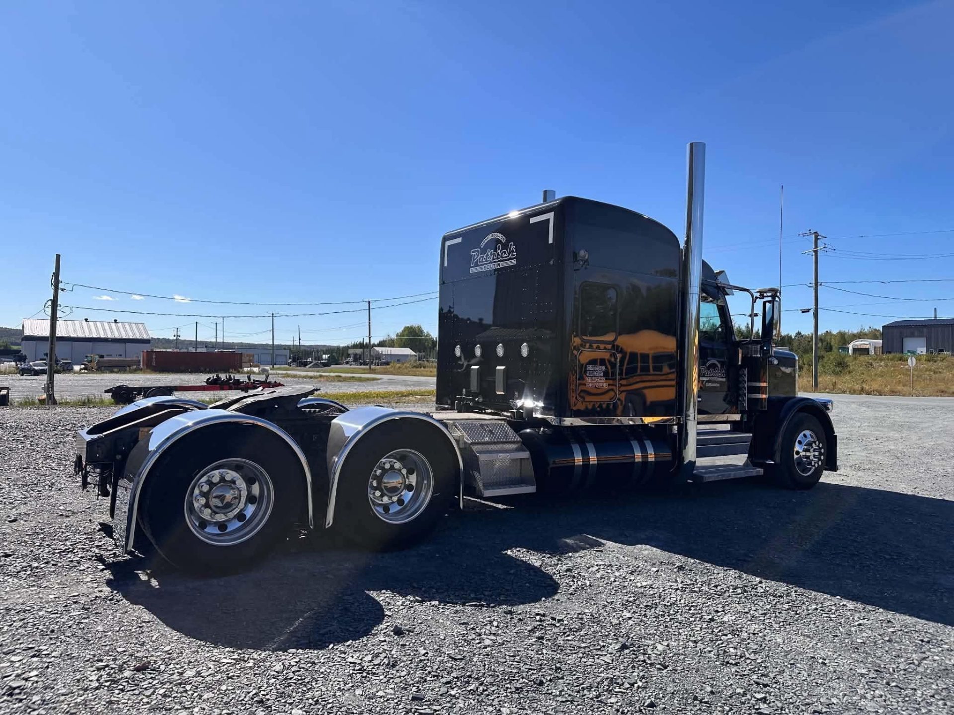 Peterbilt 589 2025