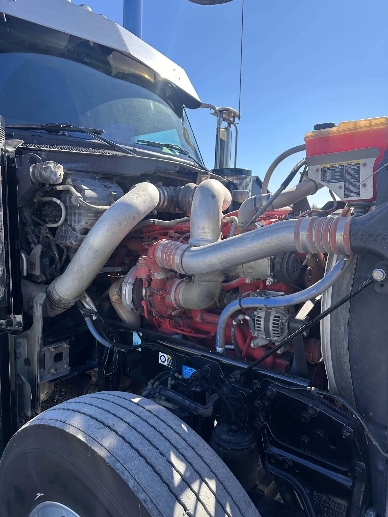 Peterbilt 589 2025